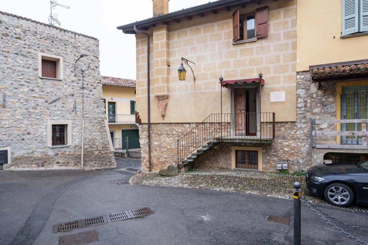 Apartament Le Chateau Franciacorta - By Host4U Colombaro  Zewnętrze zdjęcie
