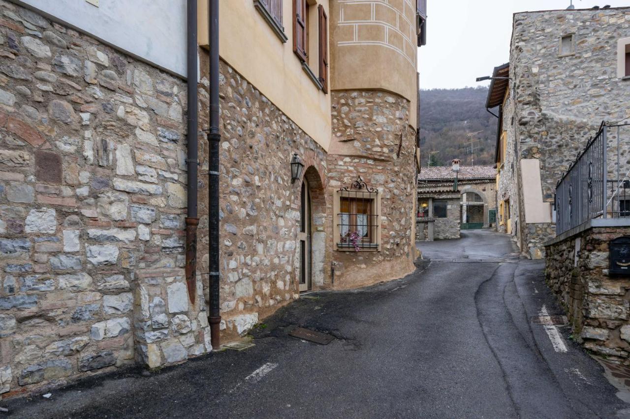 Apartament Le Chateau Franciacorta - By Host4U Colombaro  Zewnętrze zdjęcie