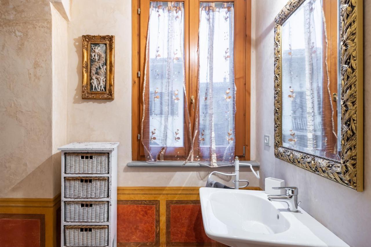 Apartament Le Chateau Franciacorta - By Host4U Colombaro  Zewnętrze zdjęcie